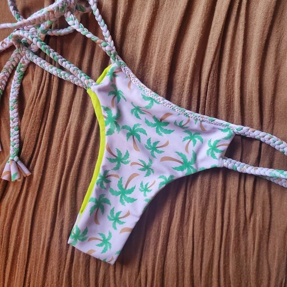 Moana Bikini Reversible Bikini Bottoms - Size S/M - Picture 1 of 5